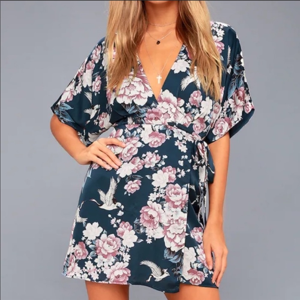 Lulu’s • Precious Petals Floral Wrap Dress M